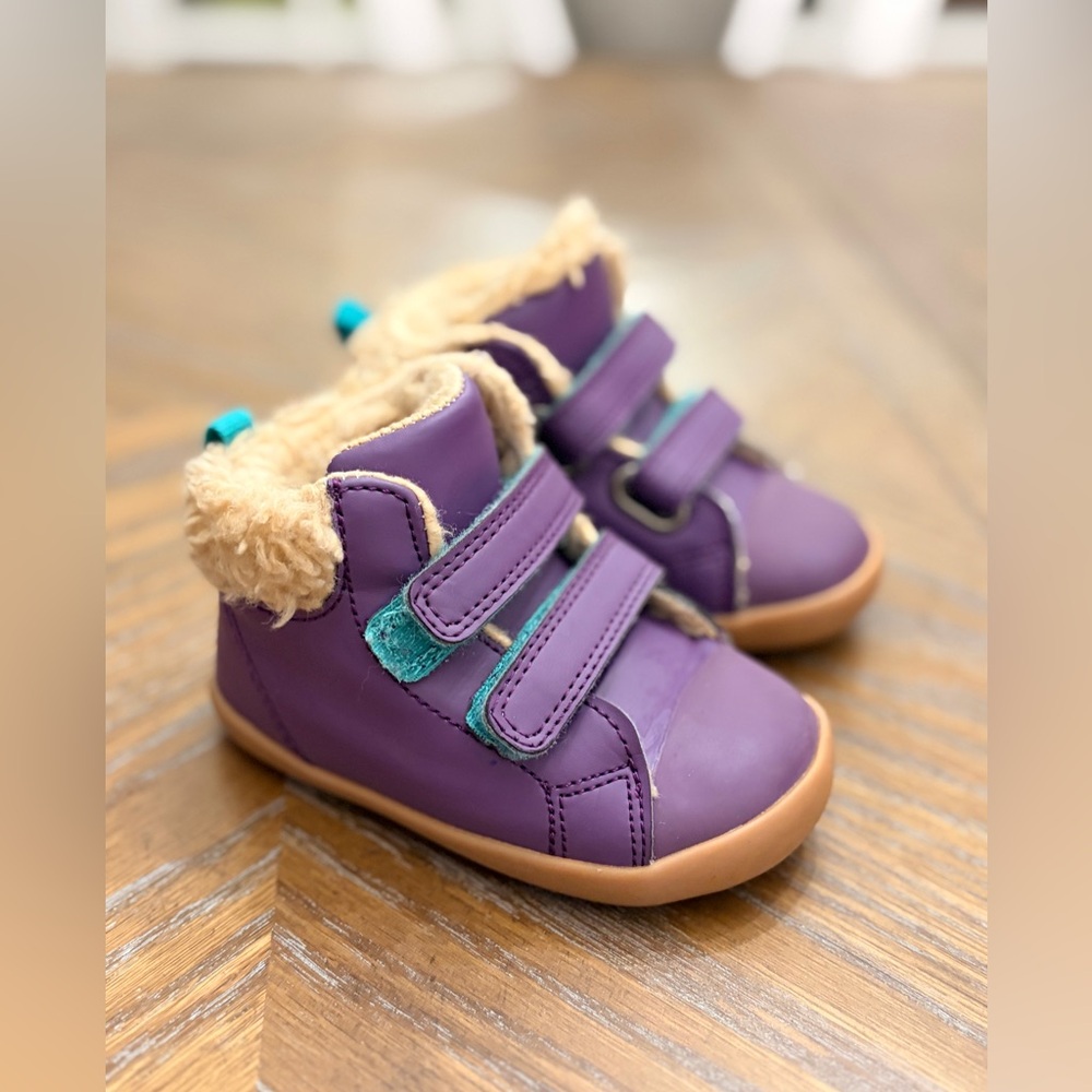 Ten Little Purple Fuzzy boots size 5.5 baby